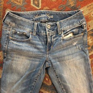 🔴American Eagle Size 2 "Artist" cut skinny jeans